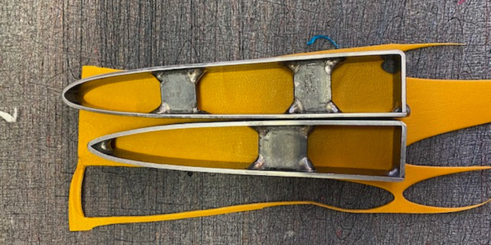 Nivelrikkoa, reumaa tai muuta, joka meidän pitäisi huomioida käsineitä valmistettaessa.