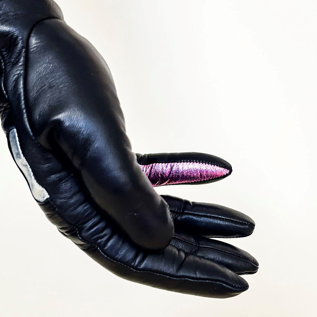 Naisten nahkakäsine, bling pallot, musta