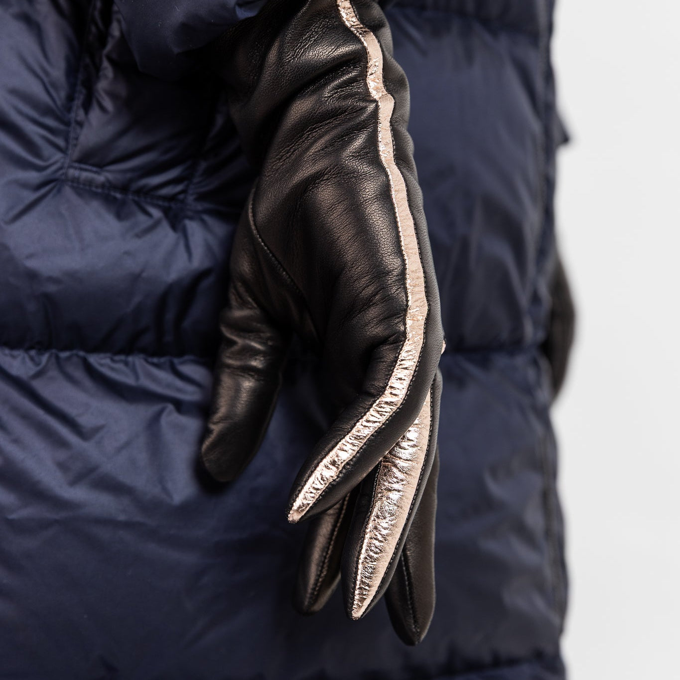 Naisten nahkakäsine, eleganssi, musta