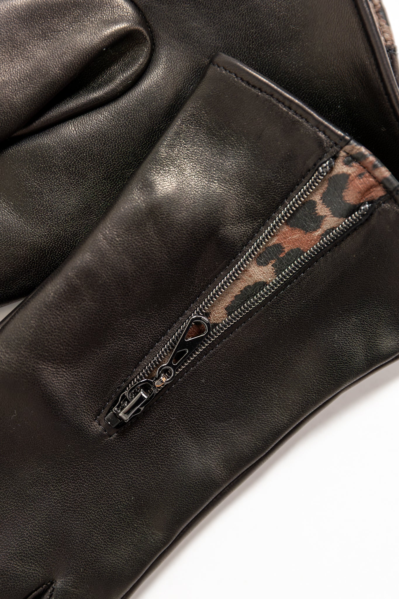 Naisten nahkakäsine, pidempi vetoketju, gun metal, musta