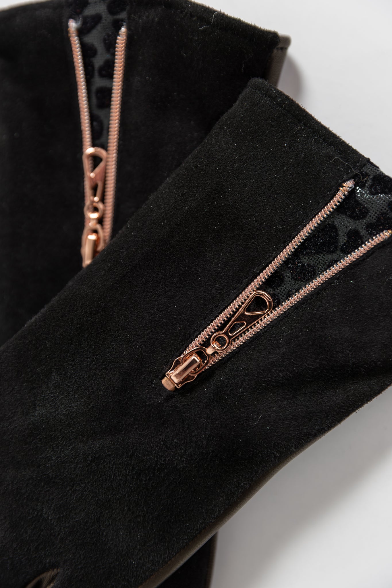 Naisten nahkakäsineet, mokka-nappa, vetoketju, musta