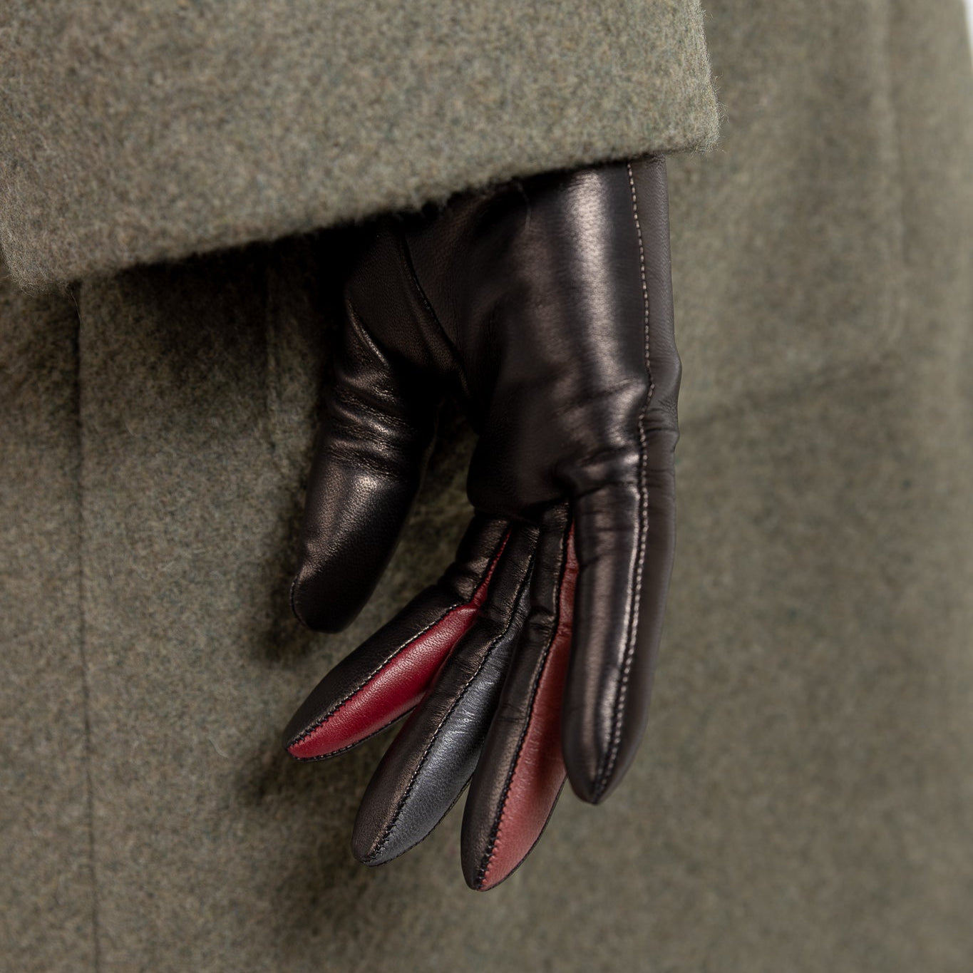 Naisten nahkakäsine, syksyn hitti, musta