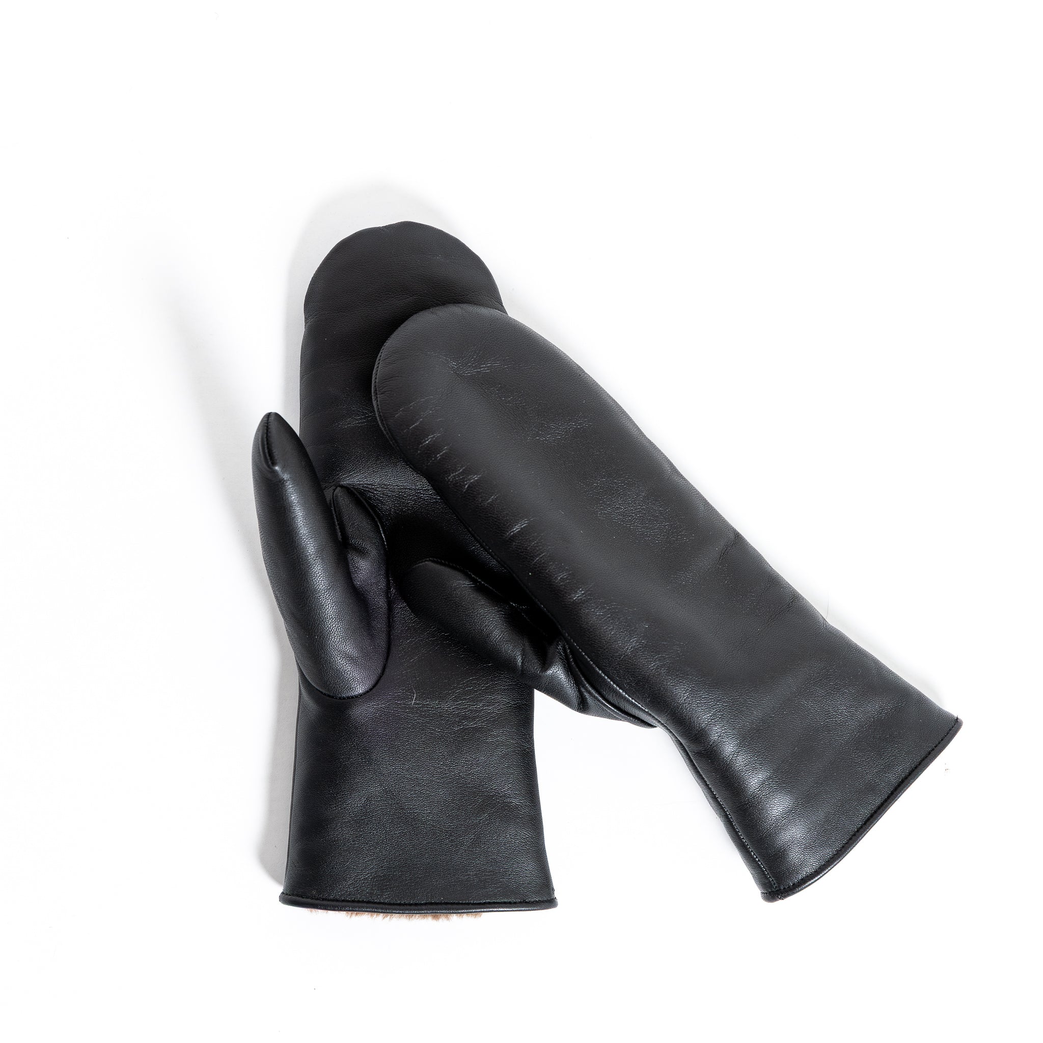 Naisten rukkanen, musta