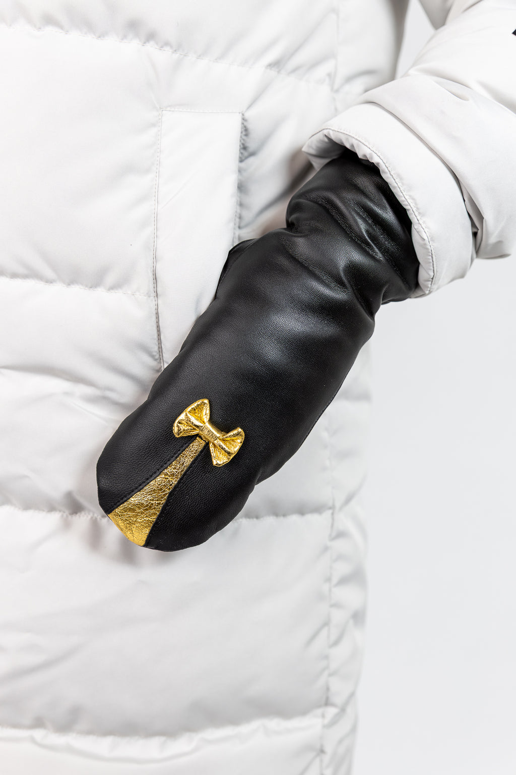 Naisten rukkanen, kiilarusetti, musta