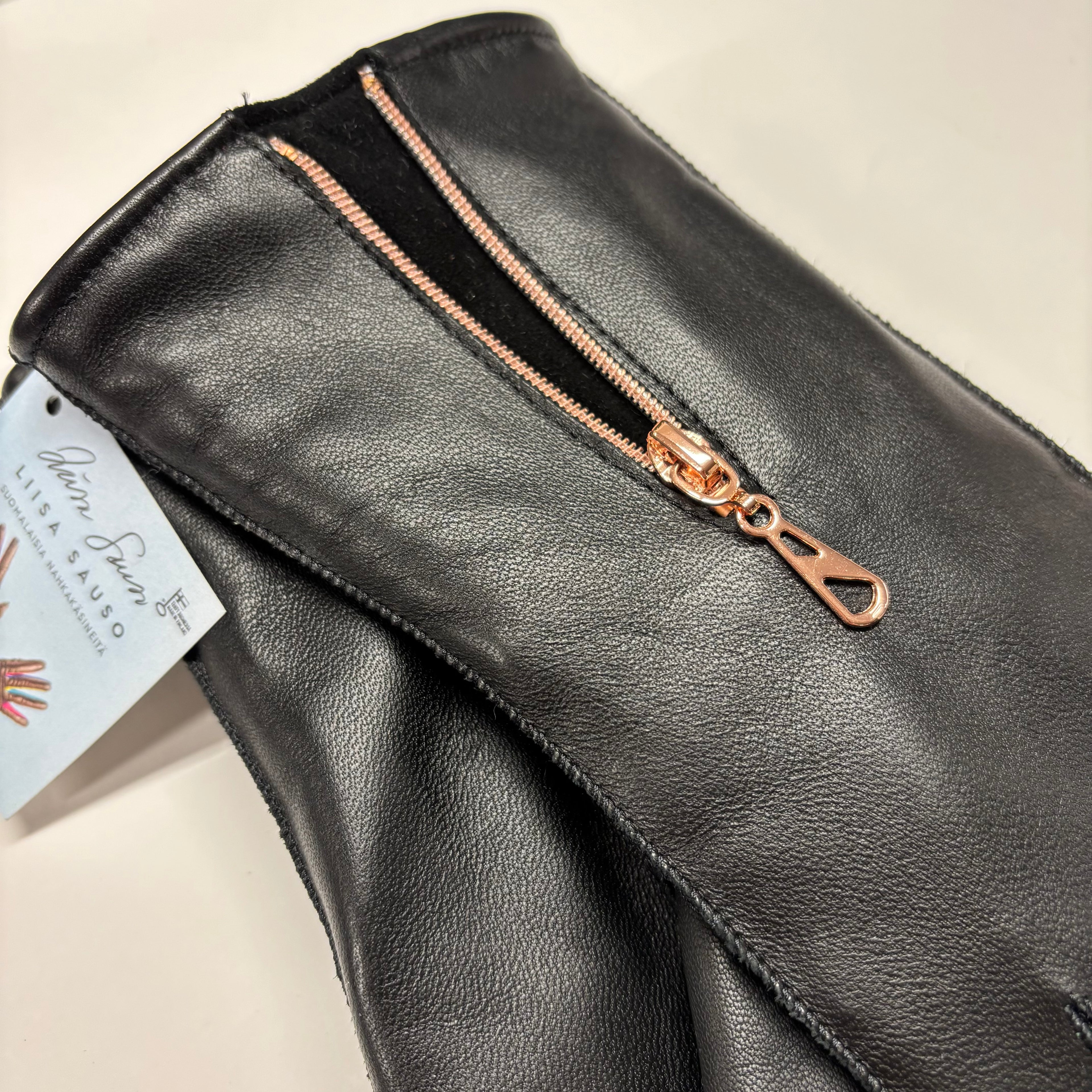 Naisten nahkakäsine, säänkestävä, vetoketju, musta