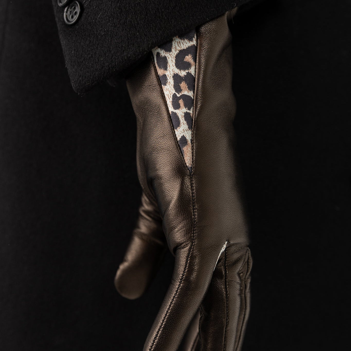 Naisten nahkakäsine, leopardikiila, musta
