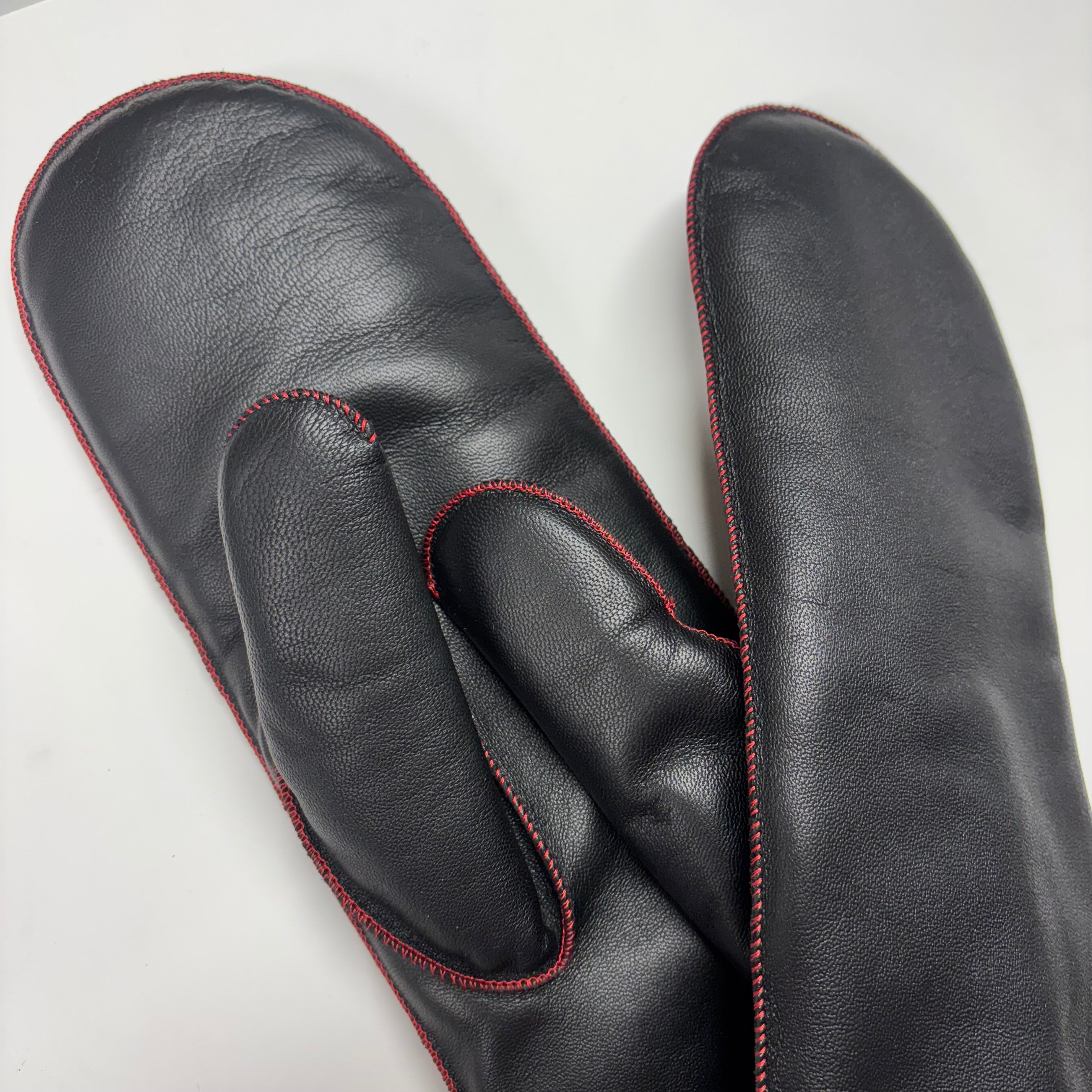 Naisten rukkanen, värillinen tikkaus, musta