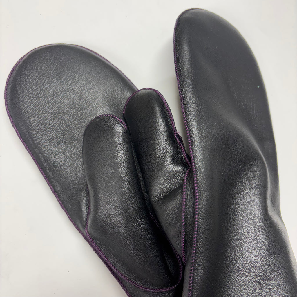 Naisten rukkanen, värillinen tikkaus, musta