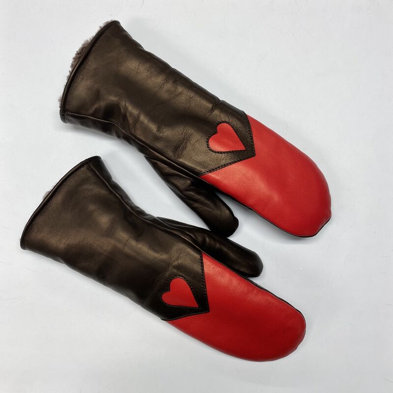 Naisten turkisvuori rukkanen, musta, sydän